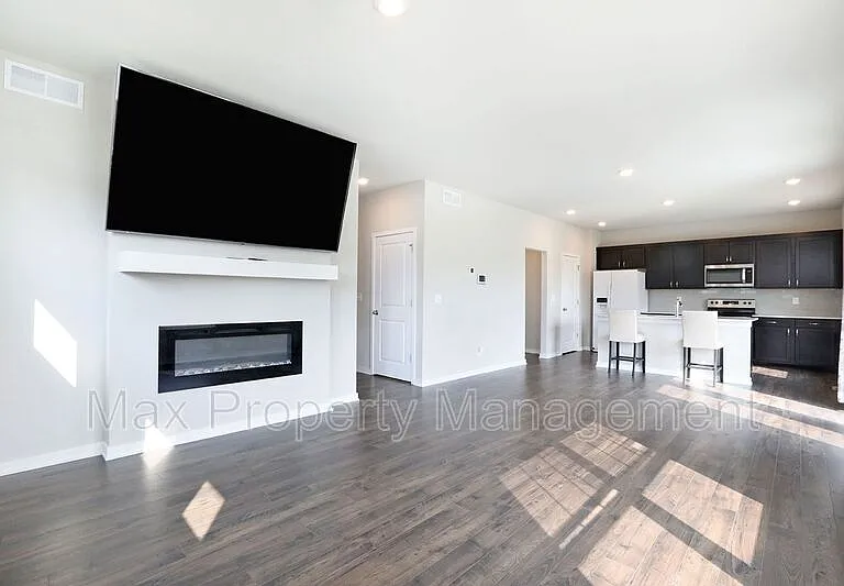 2302 SW 23rd St — Photo 27