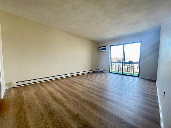 2nd image of 55 Farwell St #U1-4