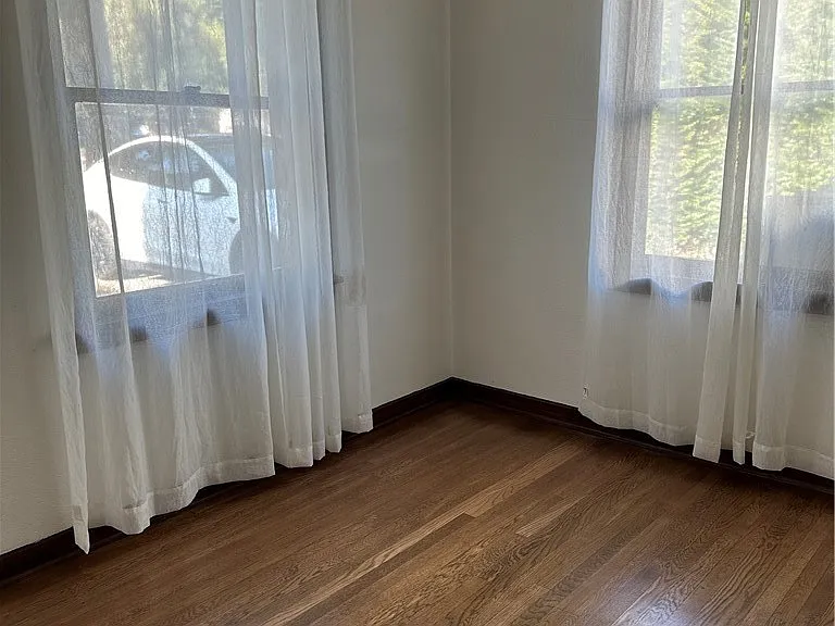 1054 N Euclid Ave — Photo 18