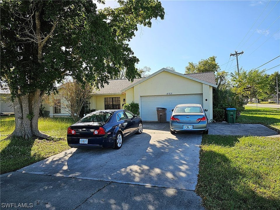 1st image of 902 SE 17th Ter