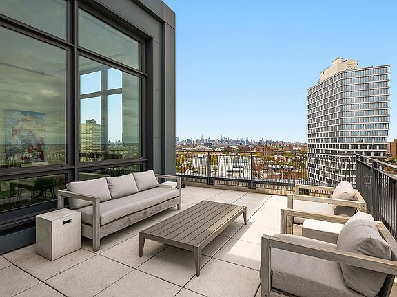 3rd image of 550 Vanderbilt Ave