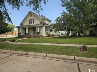 202 E Murray St, Shickley, NE 68436
