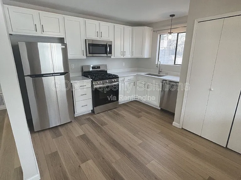 4733 Platinum Dr NE — Photo 13