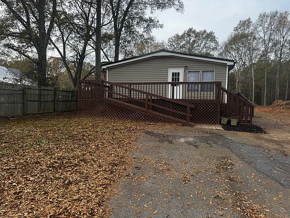 Driveway entrance - door leads to kitchen