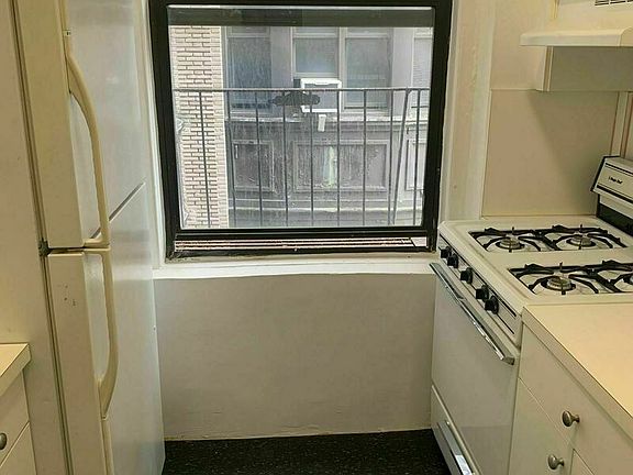 5th image of 220 W 98th St APT 9M