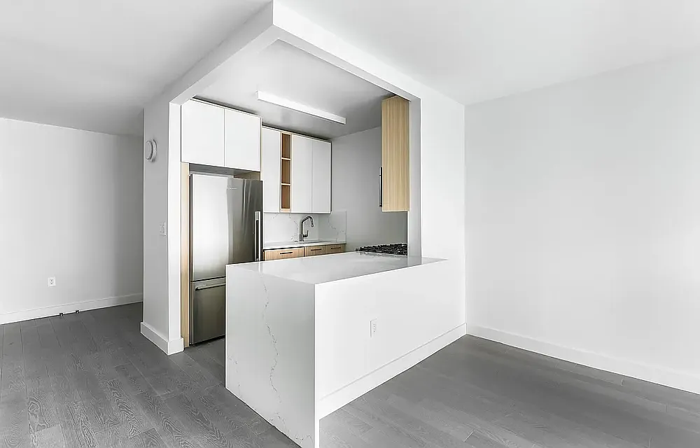 101 West End Avenue — Photo 2