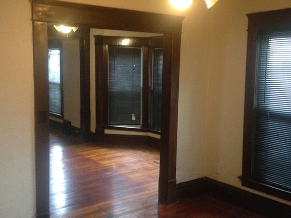 4th image of 1122 Seymour Ave #1