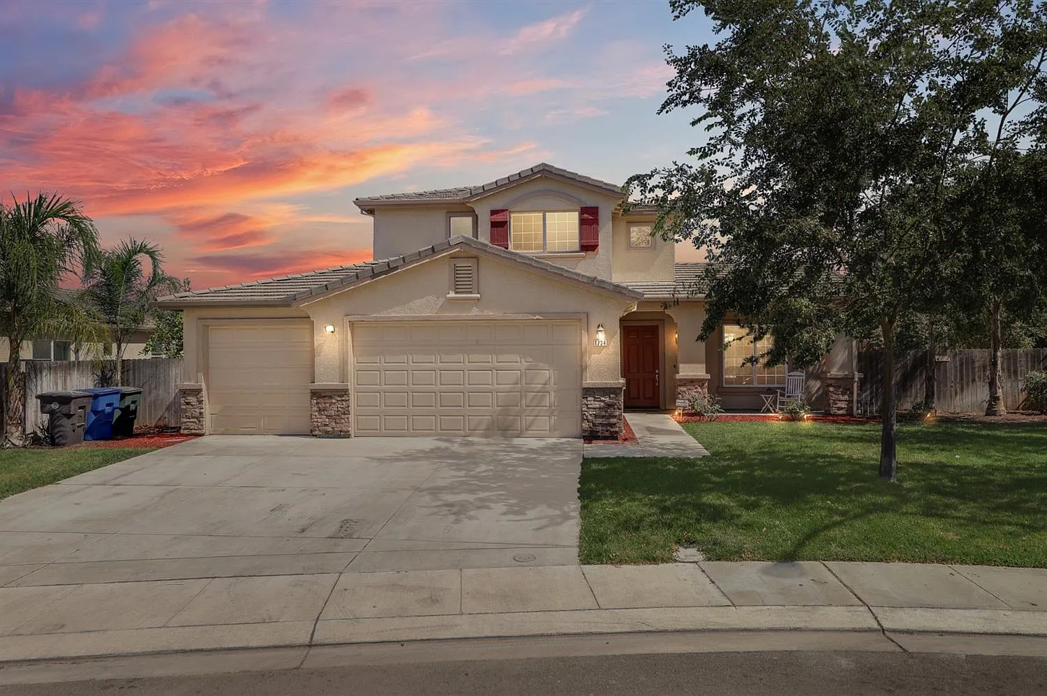 1734 Chateau Ln photo 1