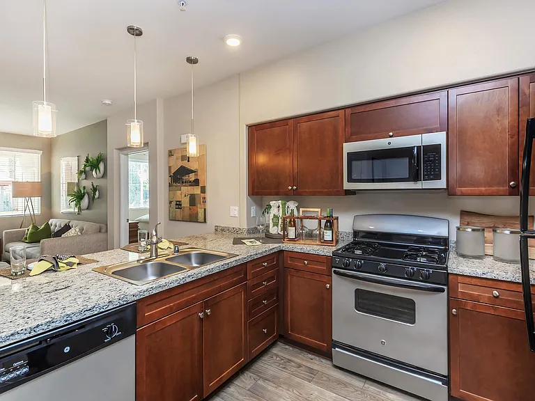 Sendero Gateway Apartment Homes — Photo 34