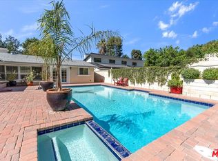 23264 Calvert St, Woodland Hills, CA 91367
