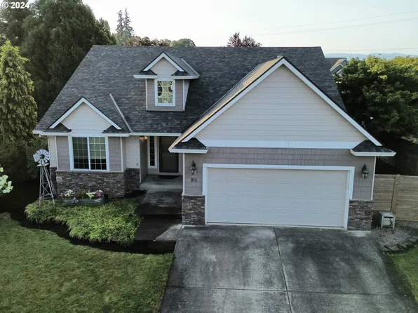 311 Trout St, Molalla, OR 97038