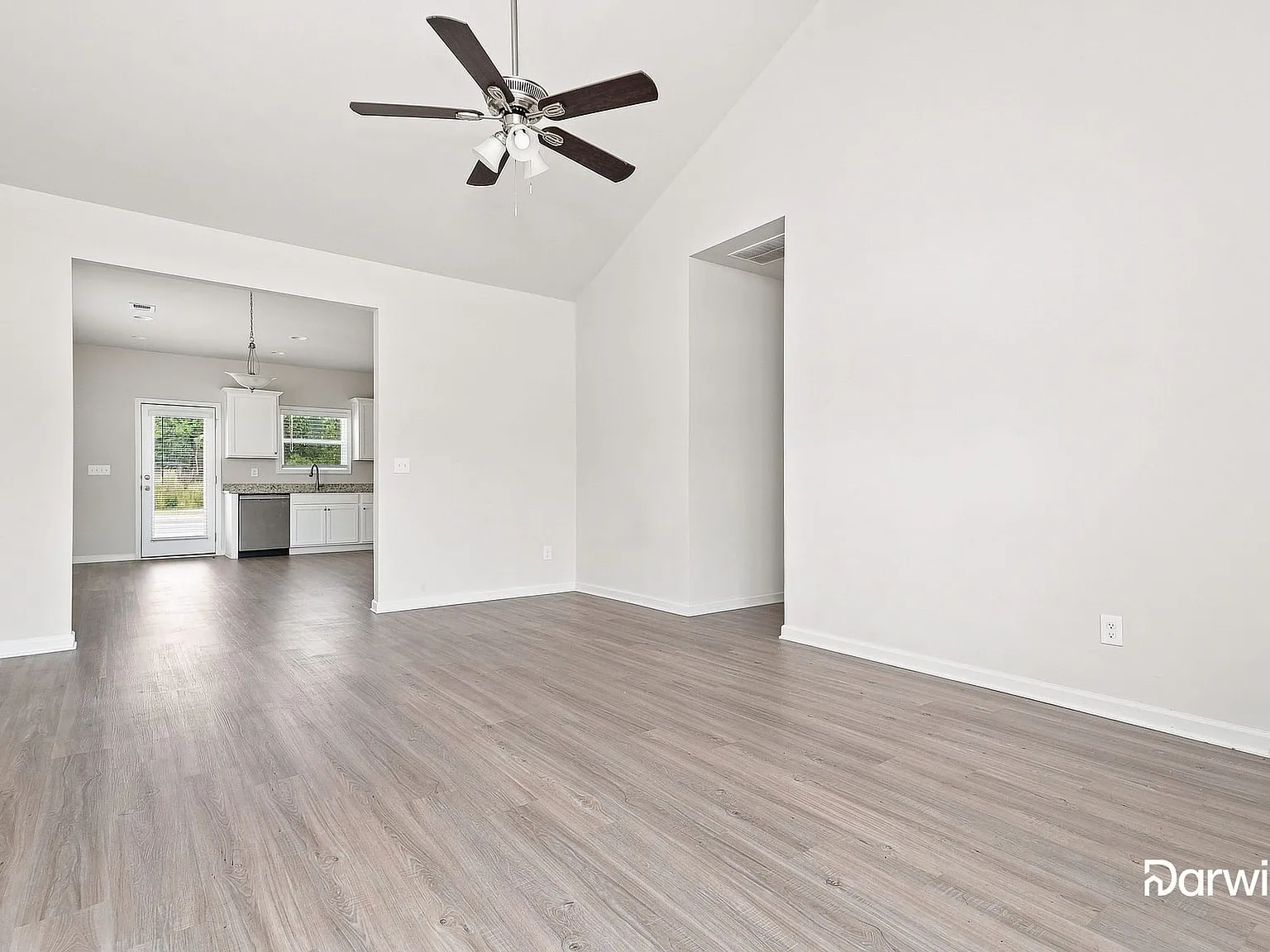 4 bed, 2.0 bath, 1624 sqft, $1,815 — Photo 4
