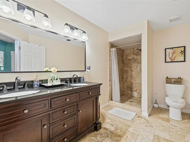 4265 Brentwood Park Cir — Photo 10