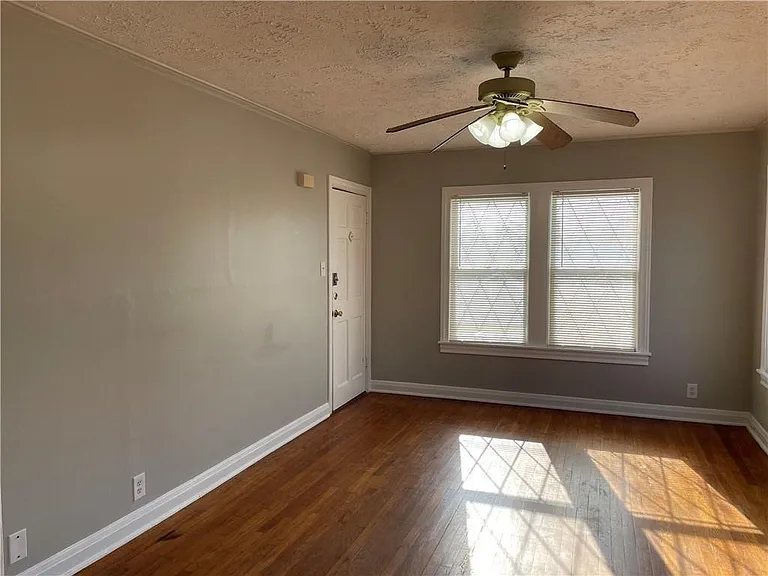 332 Rosebud Ave — Photo 2