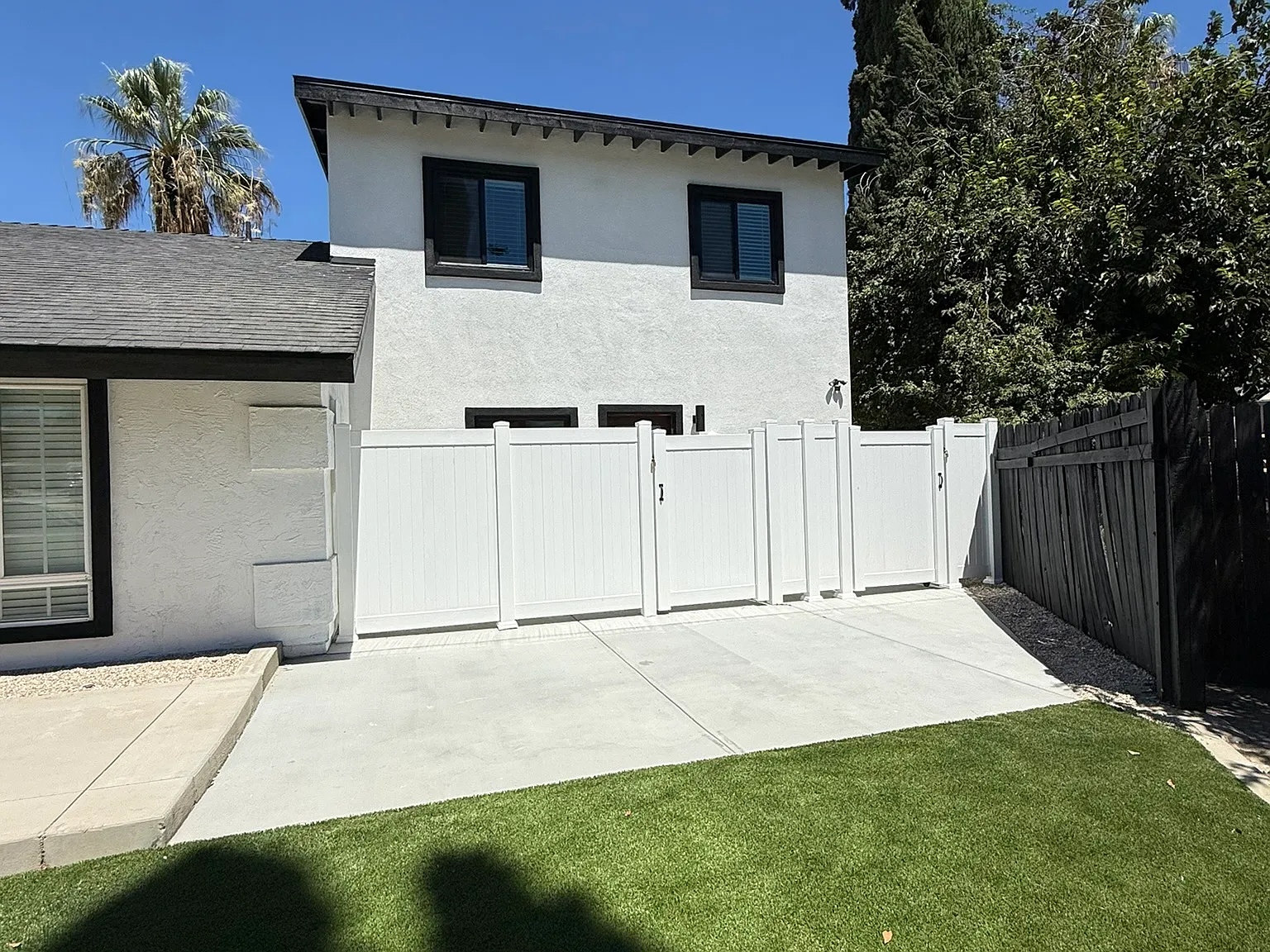 3 bed, 989 sqft, $3,200 — Photo 2