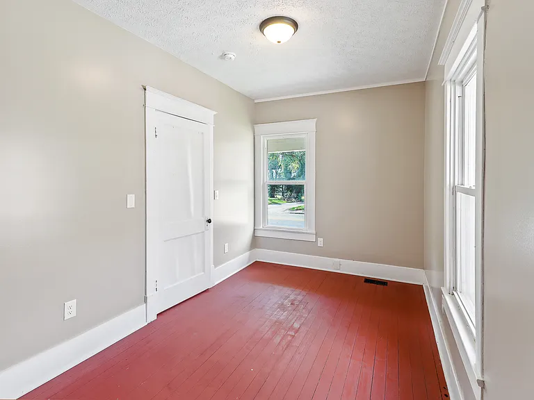 2522 Wilson Ave — Photo 12