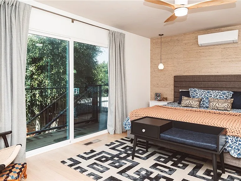 989 La Mirada St — Photo 8