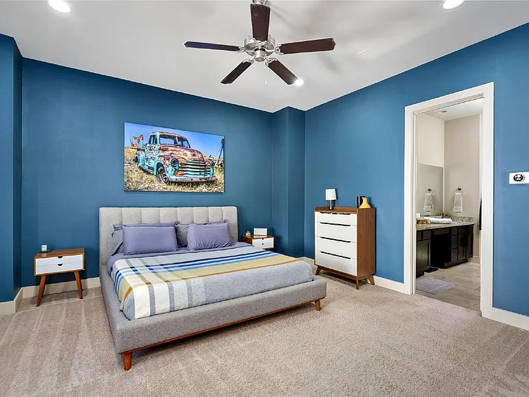 1720 Live Oak St — Photo 15