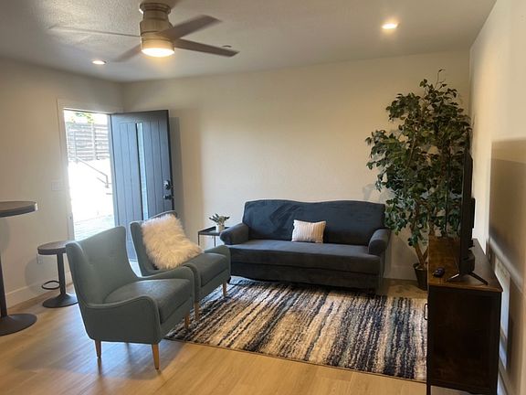 4th image of 5070 72nd St #208