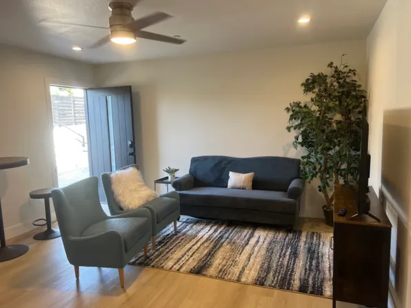 5060 72nd St #105, San Diego, CA 92115