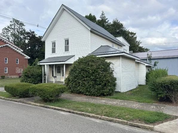 110 N Perry St, Titusville, PA 16354