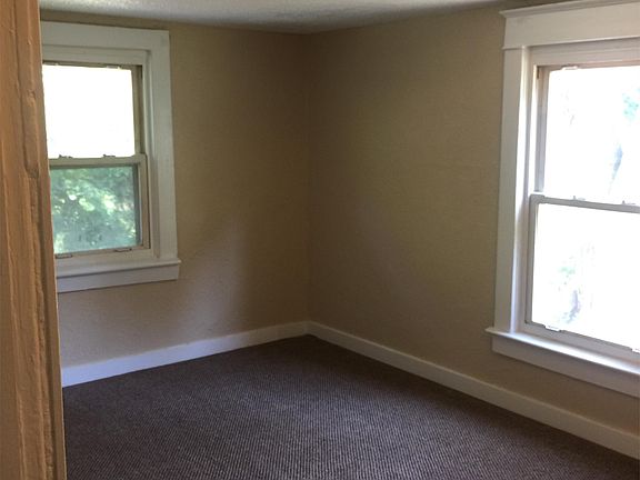 5th image of 3221 N 33rd St