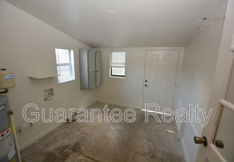 2246 SE 3rd Ave — Photo 6