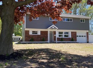 33 Hunting Rd, Albany, NY 12205