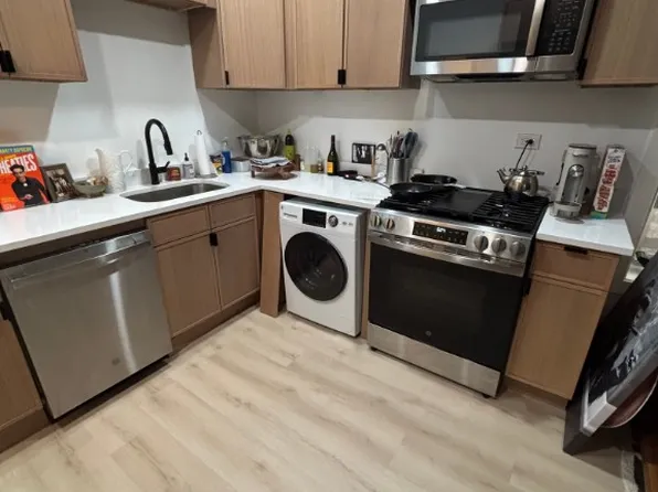 1311 W Ohio St, Chicago, IL