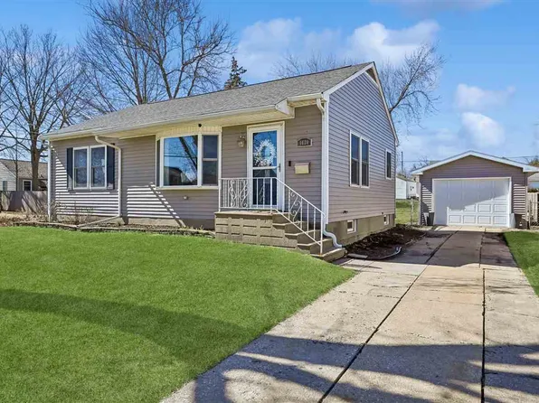 1620 9th St NW, Cedar Rapids, IA 52405