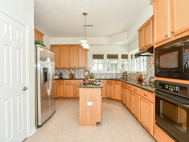 20735 Park Pine Dr — Photo 14