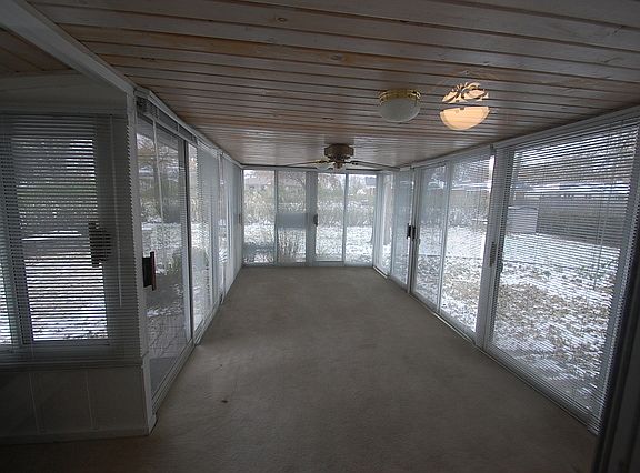 4th image of 301 Arrowhead Dr
