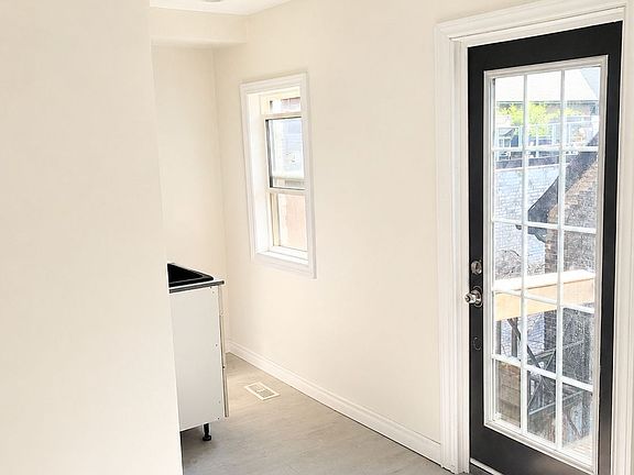 3rd image of 850 Bathurst St #301