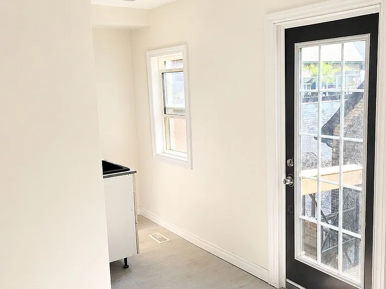 850 Bathurst St #301 — Photo 3