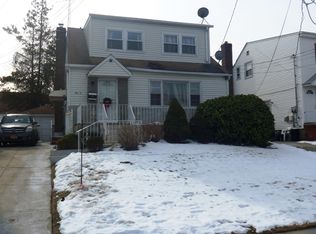 25912 147th Dr, Rosedale, NY 11422