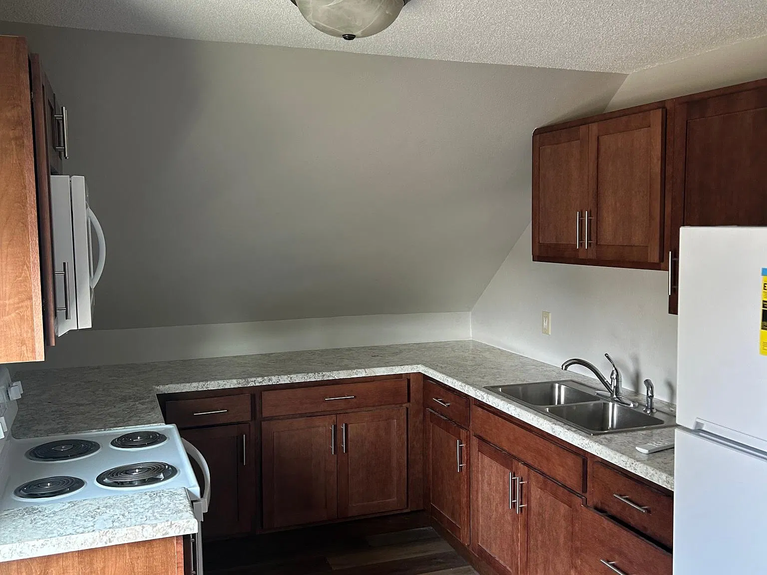 Studio, 980 sqft, $615 — Photo 3