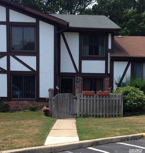 1st image of 256 Brettonwoods Dr
