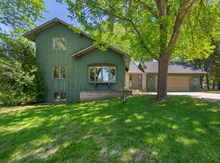 421 10th Ave SE, Faribault, MN 55021
