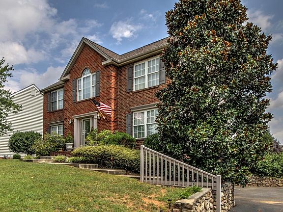 2nd image of 369 Sunflower Dr
