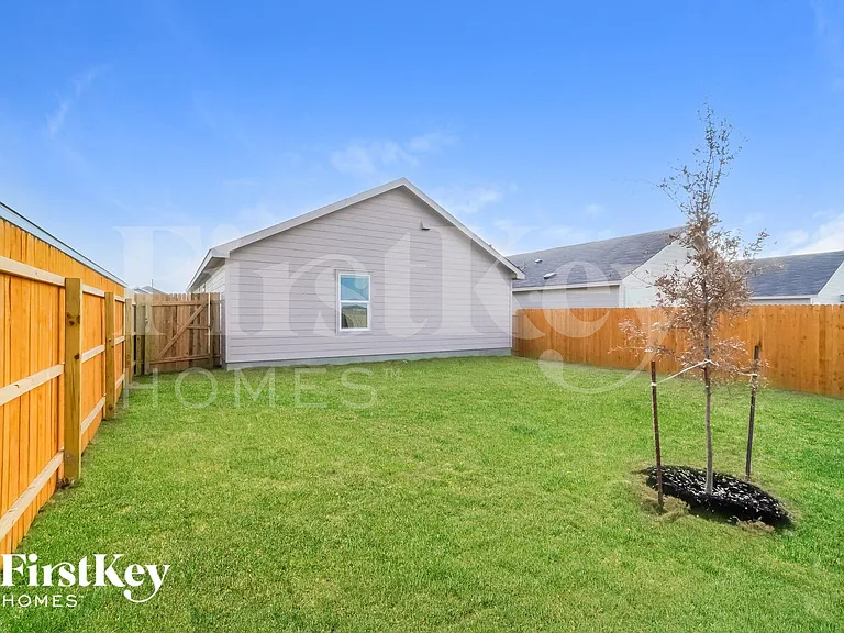 10783 Prusiner Dr — Photo 14