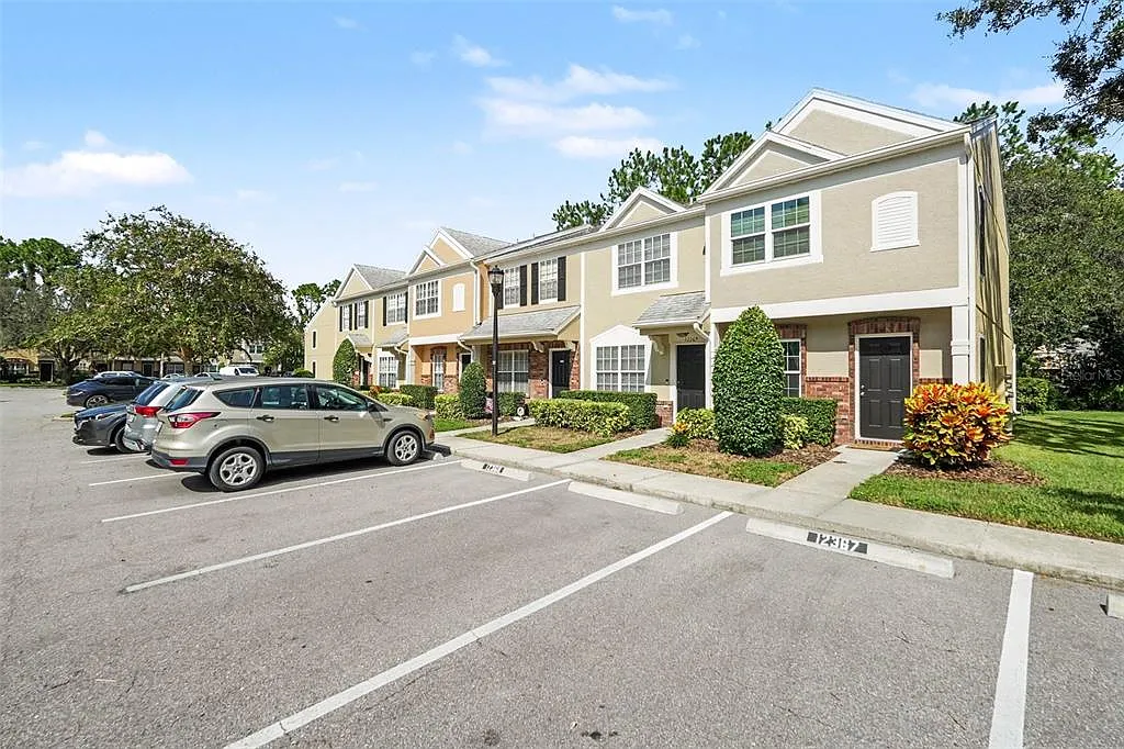 2 bed, 1.5 bath, 1152 sqft, $2,100 — Photo 2