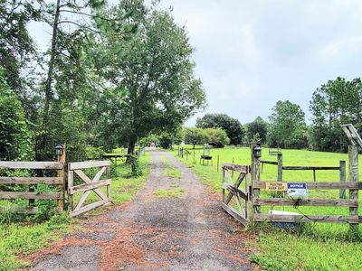 390 STATE ROAD 100, San Mateo, FL, 32187