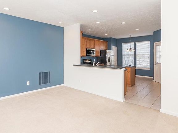 4th image of 8341 Clayhurst Dr