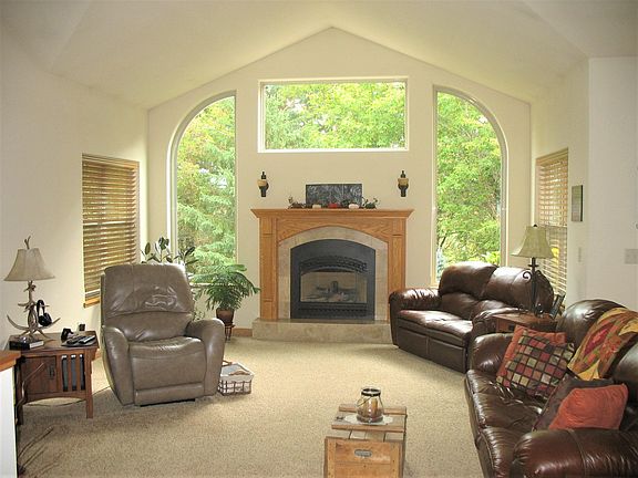 4th image of 223501 Magnolia Ave