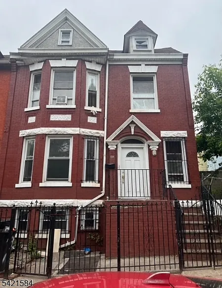 302 Park Ave