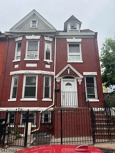 302 Park Ave Photo 1