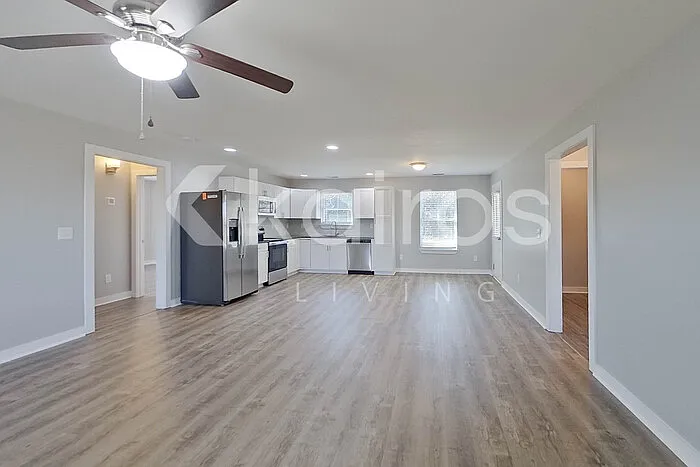 3 bed, 2.0 bath, 1240 sqft, $1,745 — Photo 2