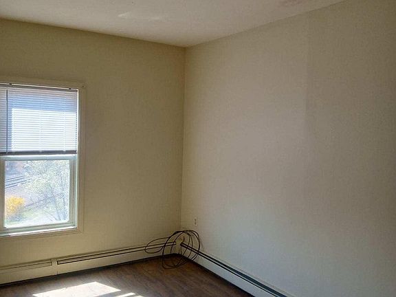 4th image of 6 Bloomingdale Ave #2