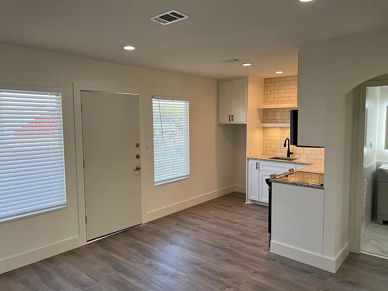 1314 Rosewood Ave #202 — Photo 9