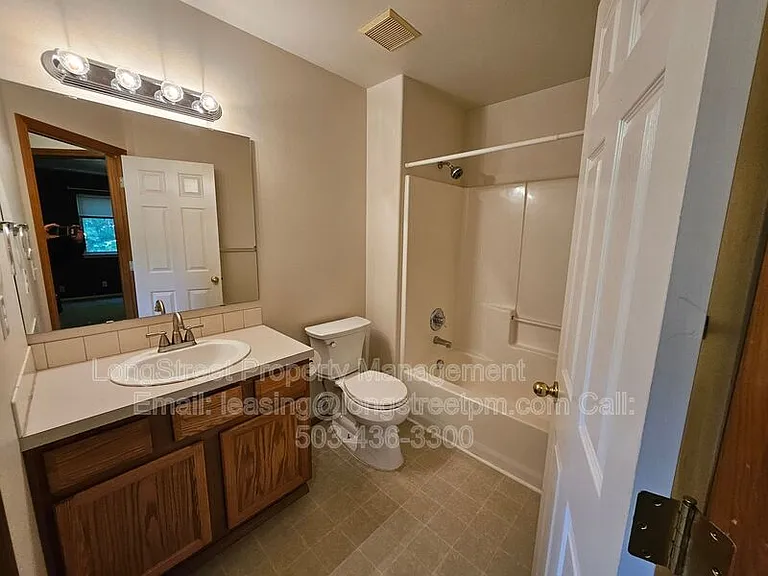 7445 SE Crystal Springs Blvd — Photo 23